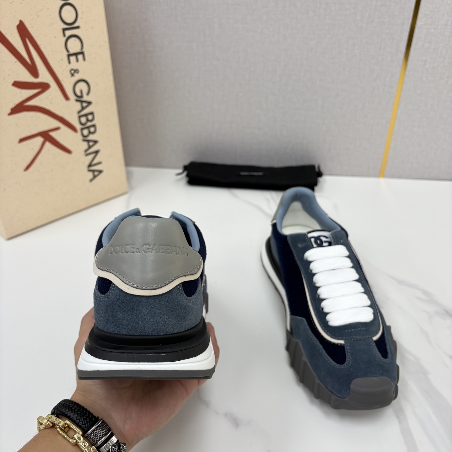 💋💍DG 家新品 Dolce &Gabban* 杜嘉~班纳 多材质拼接休闲运动阿甘鞋 运动与现代感兼具的运 💋💍DG 家新品 Dolce &Gabban* 杜嘉~班纳 多材质拼接休闲运动阿甘鞋 运动与现代感兼具的运