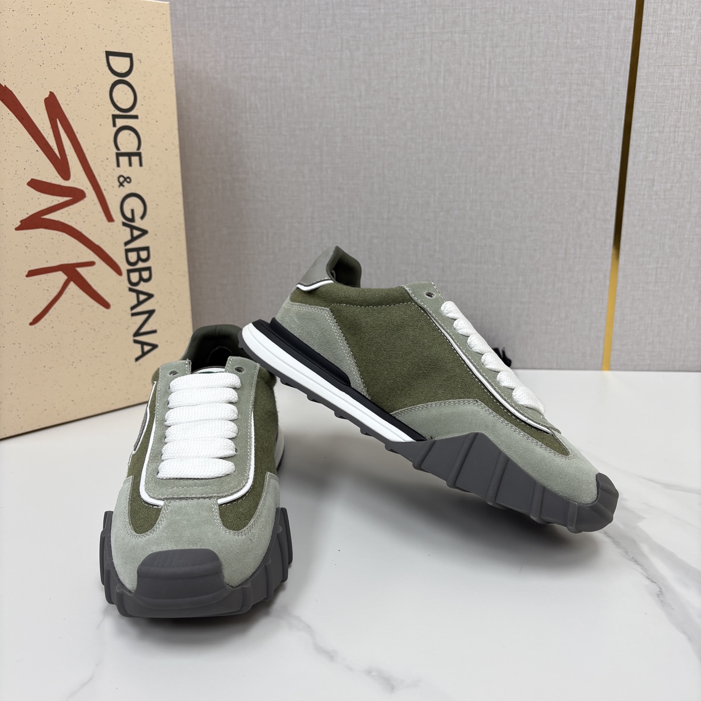 💋💍DG 家新品   Dolce &Gabban*  杜嘉～班纳  多材质拼接休闲运动阿甘鞋    运动与现代感兼具的运