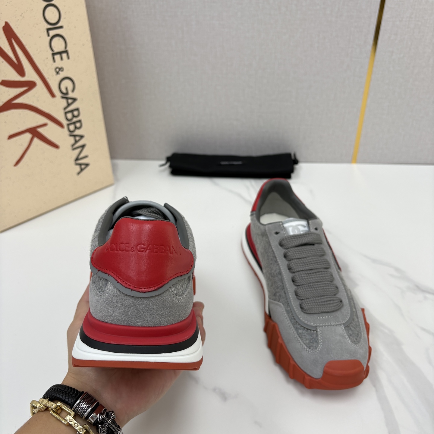 💋💍DG 家新品 Dolce &Gabban* 杜嘉~班纳 多材质拼接休闲运动阿甘鞋 运动与现代感兼具的运 💋💍DG 家新品 Dolce &Gabban* 杜嘉~班纳 多材质拼接休闲运动阿甘鞋 运动与现代感兼具的运
