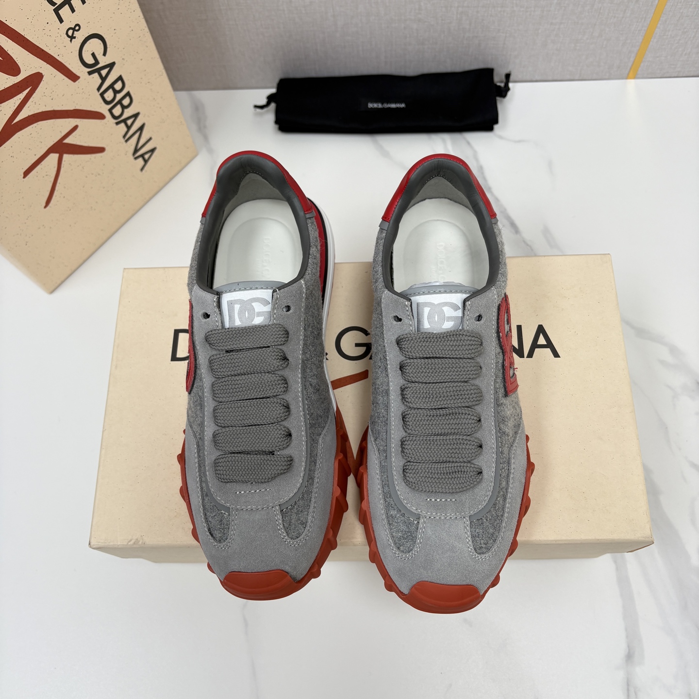 💋💍DG 家新品   Dolce &Gabban*  杜嘉～班纳  多材质拼接休闲运动阿甘鞋    运动与现代感兼具的运