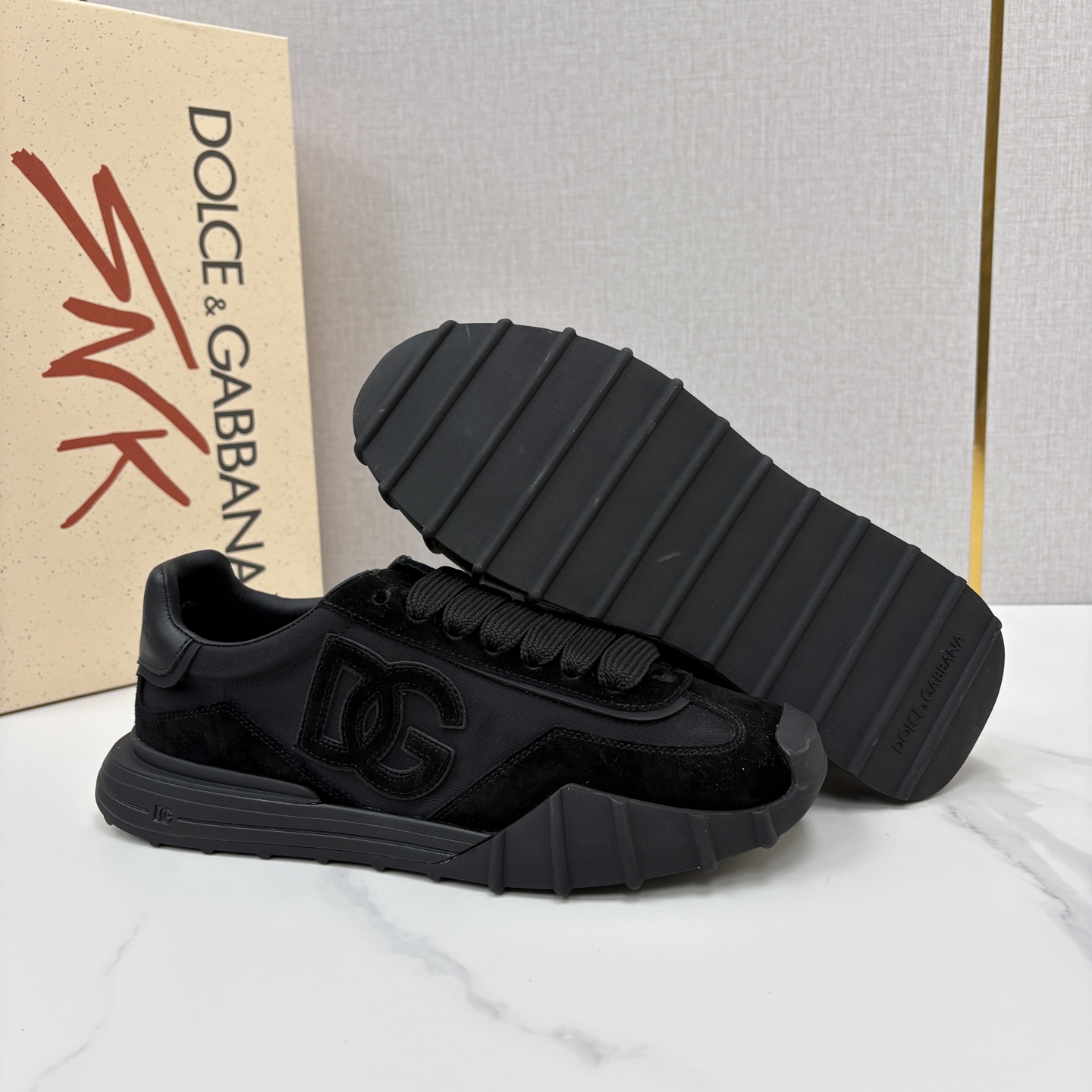 💋💍DG 家新品 Dolce &Gabban* 杜嘉~班纳 多材质拼接休闲运动阿甘鞋 运动与现代感兼具的运 💋💍DG 家新品 Dolce &Gabban* 杜嘉~班纳 多材质拼接休闲运动阿甘鞋 运动与现代感兼具的运
