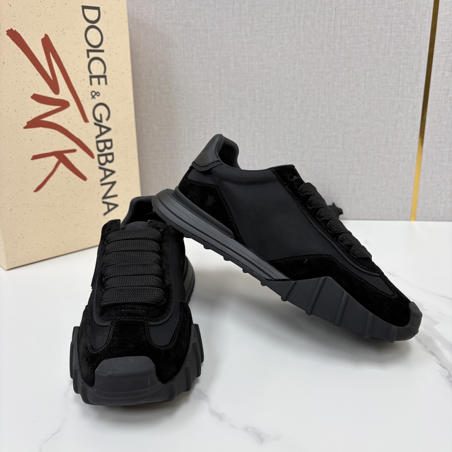 💋💍DG 家新品 Dolce &Gabban* 杜嘉~班纳 多材质拼接休闲运动阿甘鞋 运动与现代感兼具的运 💋💍DG 家新品 Dolce &Gabban* 杜嘉~班纳 多材质拼接休闲运动阿甘鞋 运动与现代感兼具的运