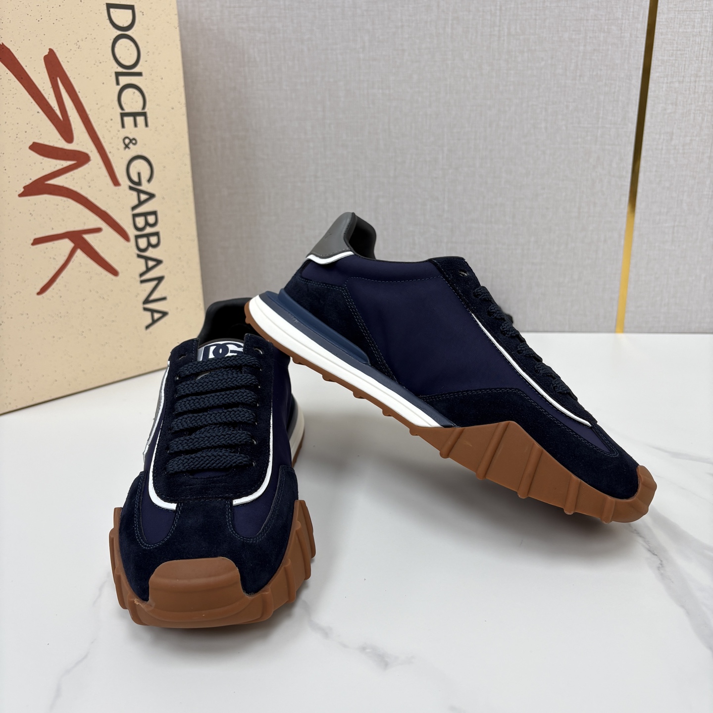 💋💍DG 家新品 Dolce &Gabban* 杜嘉~班纳 多材质拼接休闲运动阿甘鞋 运动与现代感兼具的运 💋💍DG 家新品 Dolce &Gabban* 杜嘉~班纳 多材质拼接休闲运动阿甘鞋 运动与现代感兼具的运