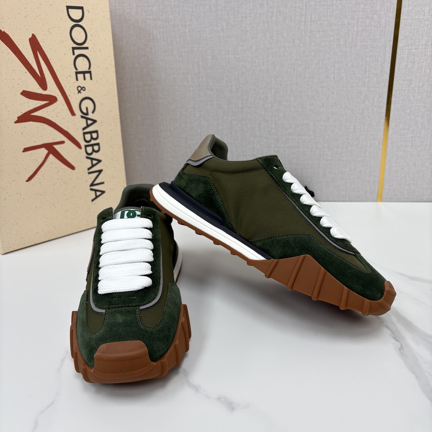 💋💍DG 家新品 Dolce &Gabban* 杜嘉~班纳 多材质拼接休闲运动阿甘鞋 运动与现代感兼具的运 💋💍DG 家新品 Dolce &Gabban* 杜嘉~班纳 多材质拼接休闲运动阿甘鞋 运动与现代感兼具的运