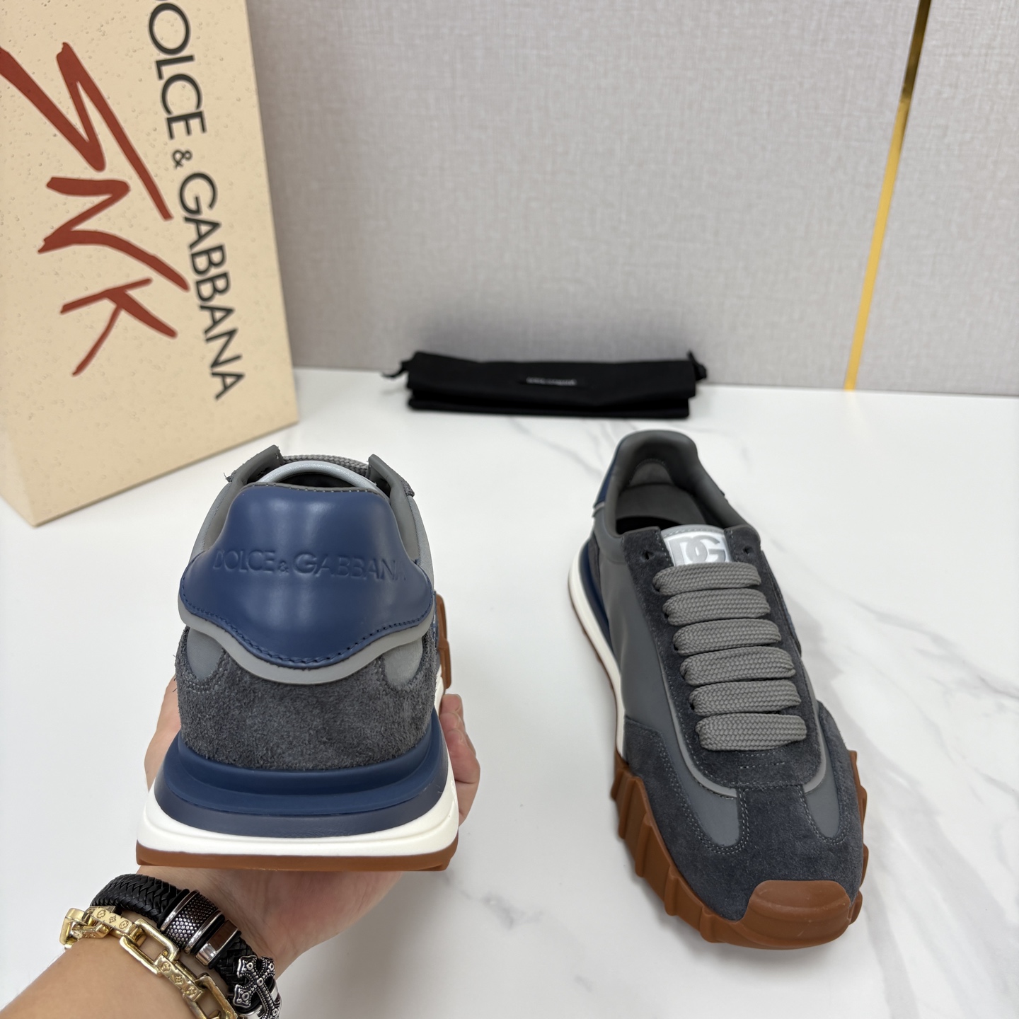 💋💍DG 家新品 Dolce &Gabban* 杜嘉~班纳 多材质拼接休闲运动阿甘鞋 运动与现代感兼具的运 💋💍DG 家新品 Dolce &Gabban* 杜嘉~班纳 多材质拼接休闲运动阿甘鞋 运动与现代感兼具的运