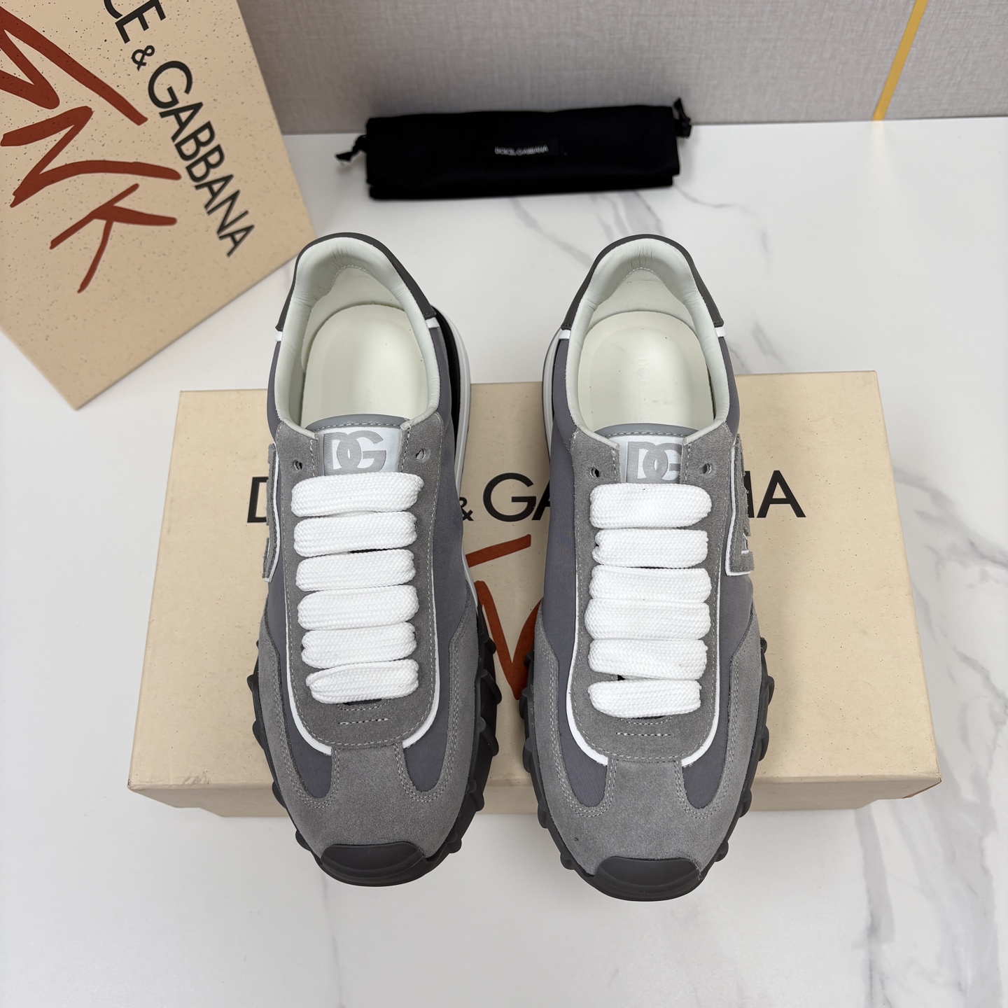 💋💍DG 家新品   Dolce &Gabban*  杜嘉～班纳  多材质拼接休闲运动阿甘鞋    运动与现代感兼具的运