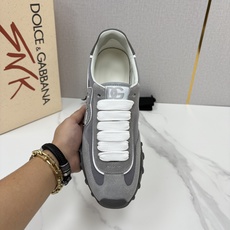 💋💍DG 家新品 Dolce &Gabban* 杜嘉~班纳 多材质拼接休闲运动阿甘鞋 运动与现代感兼具的运 💋💍DG 家新品 Dolce &Gabban* 杜嘉~班纳 多材质拼接休闲运动阿甘鞋 运动与现代感兼具的运
