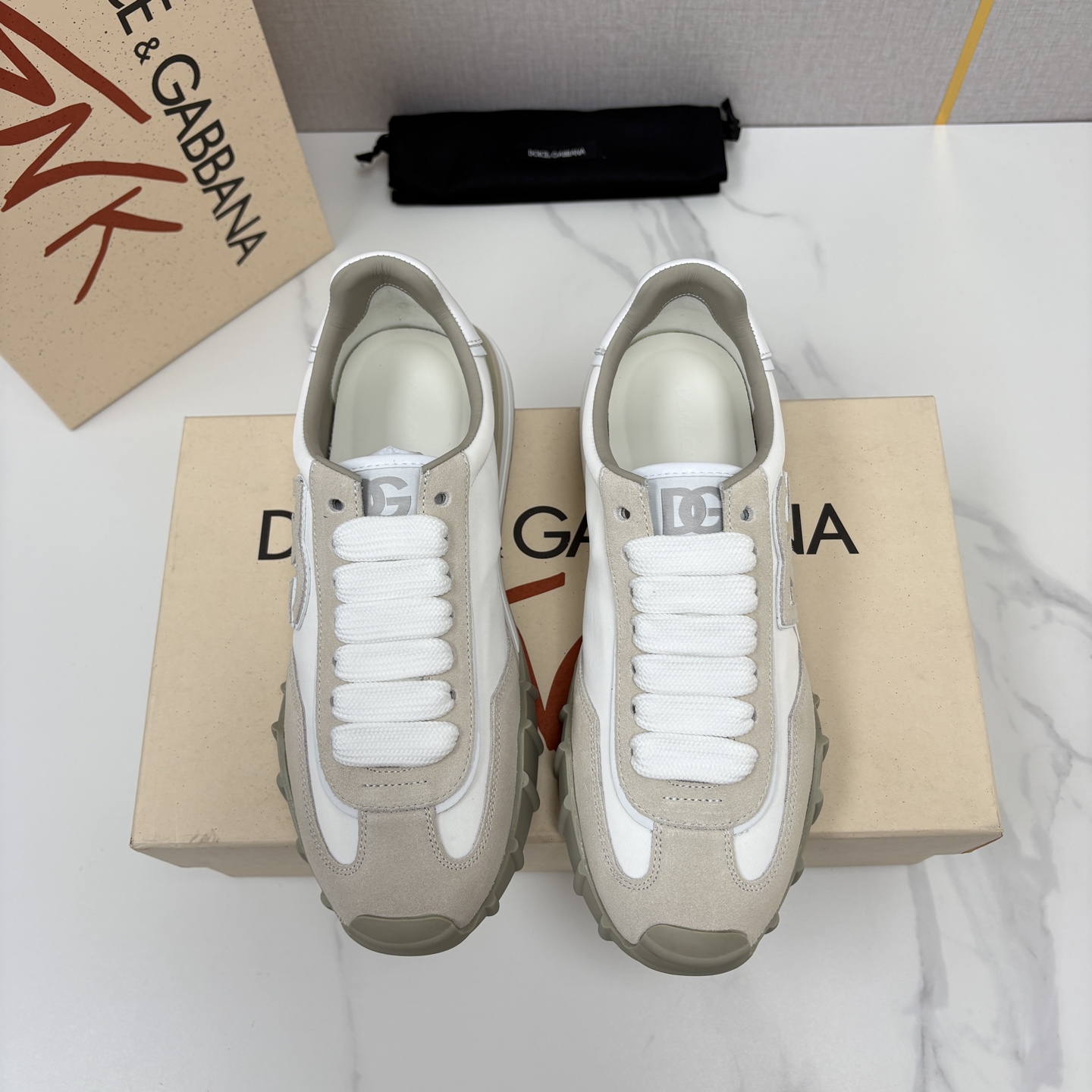 💋💍DG 家新品   Dolce &Gabban*  杜嘉～班纳  多材质拼接休闲运动阿甘鞋    运动与现代感兼具的运