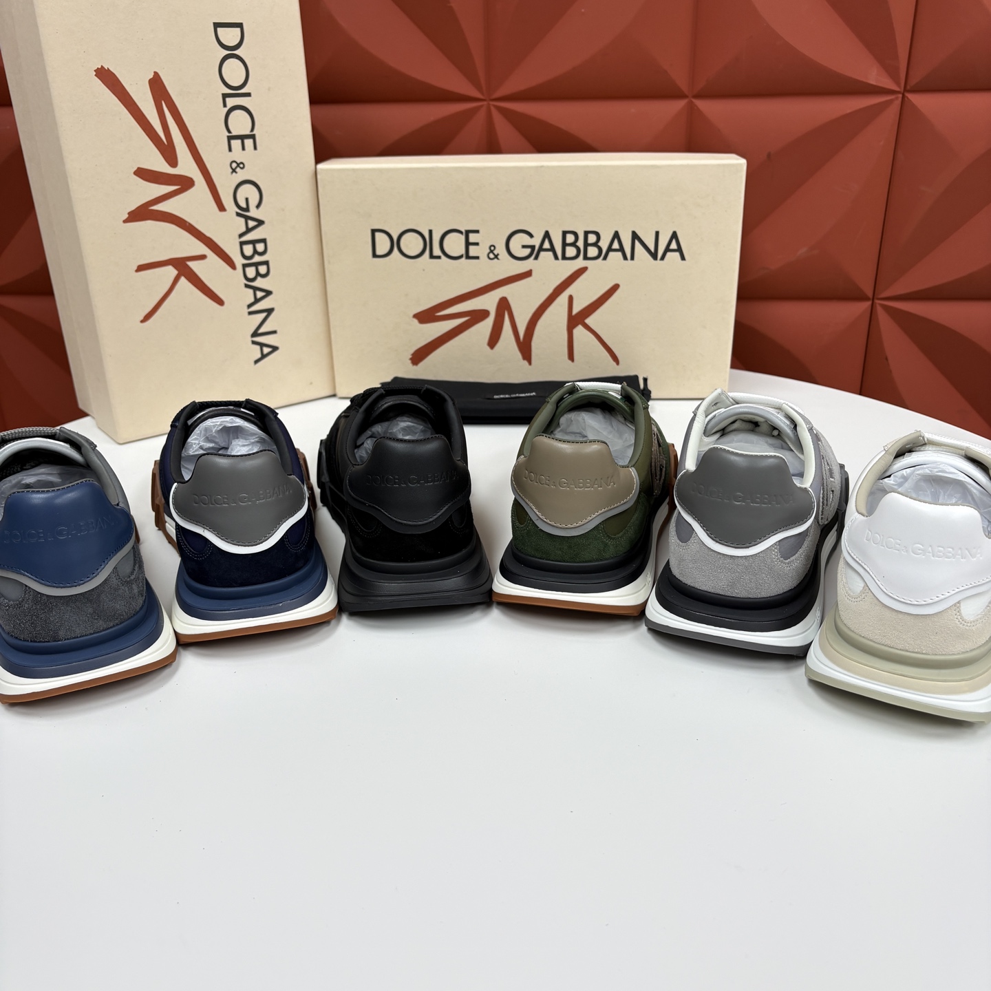 💋💍DG 家新品 Dolce &Gabban* 杜嘉~班纳 多材质拼接休闲运动阿甘鞋 运动与现代感兼具的运 💋💍DG 家新品 Dolce &Gabban* 杜嘉~班纳 多材质拼接休闲运动阿甘鞋 运动与现代感兼具的运
