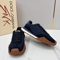 💋💍DG 家新品 Dolce &Gabban* 杜嘉~班纳 多材质拼接休闲运动阿甘鞋 运动与现代感兼具的运 💋💍DG 家新品 Dolce &Gabban* 杜嘉~班纳 多材质拼接休闲运动阿甘鞋 运动与现代感兼具的运