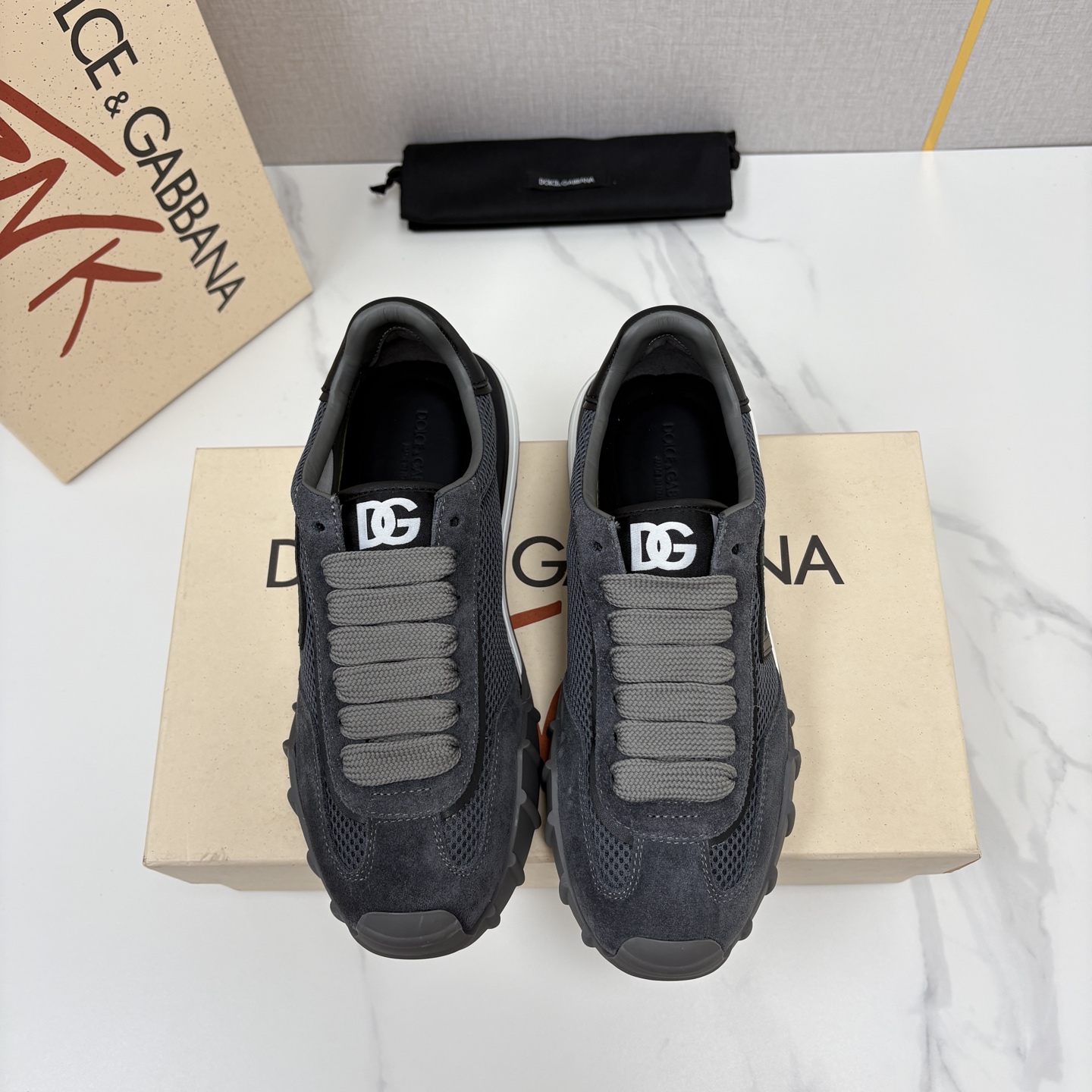 💋💍DG 家新品   Dolce &Gabban*  杜嘉～班纳  多材质拼接休闲运动阿甘鞋    运动与现代感兼具的运