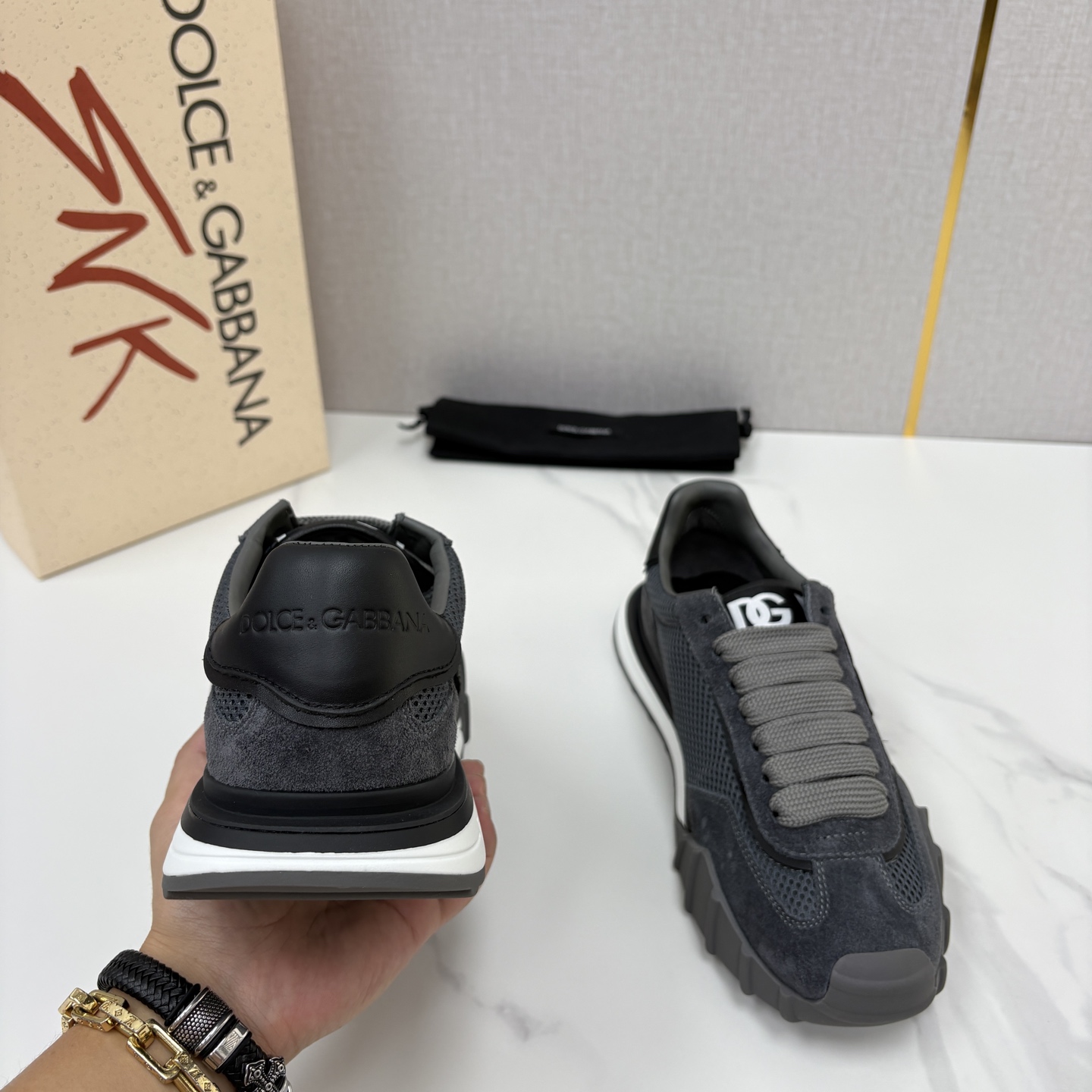 💋💍DG 家新品 Dolce &Gabban* 杜嘉~班纳 多材质拼接休闲运动阿甘鞋 运动与现代感兼具的运 💋💍DG 家新品 Dolce &Gabban* 杜嘉~班纳 多材质拼接休闲运动阿甘鞋 运动与现代感兼具的运