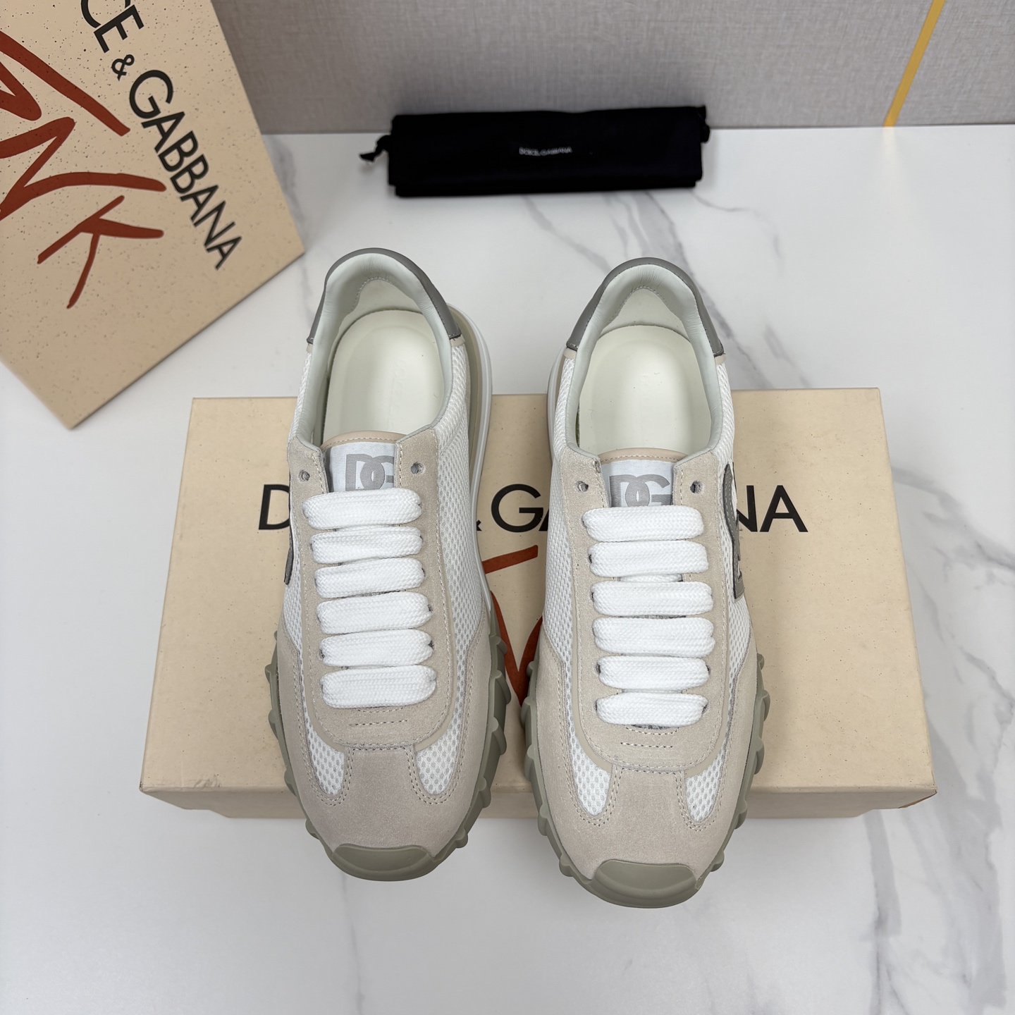 💋💍DG 家新品   Dolce &Gabban*  杜嘉～班纳  多材质拼接休闲运动阿甘鞋    运动与现代感兼具的运