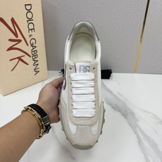 💋💍DG 家新品 Dolce &Gabban* 杜嘉~班纳 多材质拼接休闲运动阿甘鞋 运动与现代感兼具的运 💋💍DG 家新品 Dolce &Gabban* 杜嘉~班纳 多材质拼接休闲运动阿甘鞋 运动与现代感兼具的运