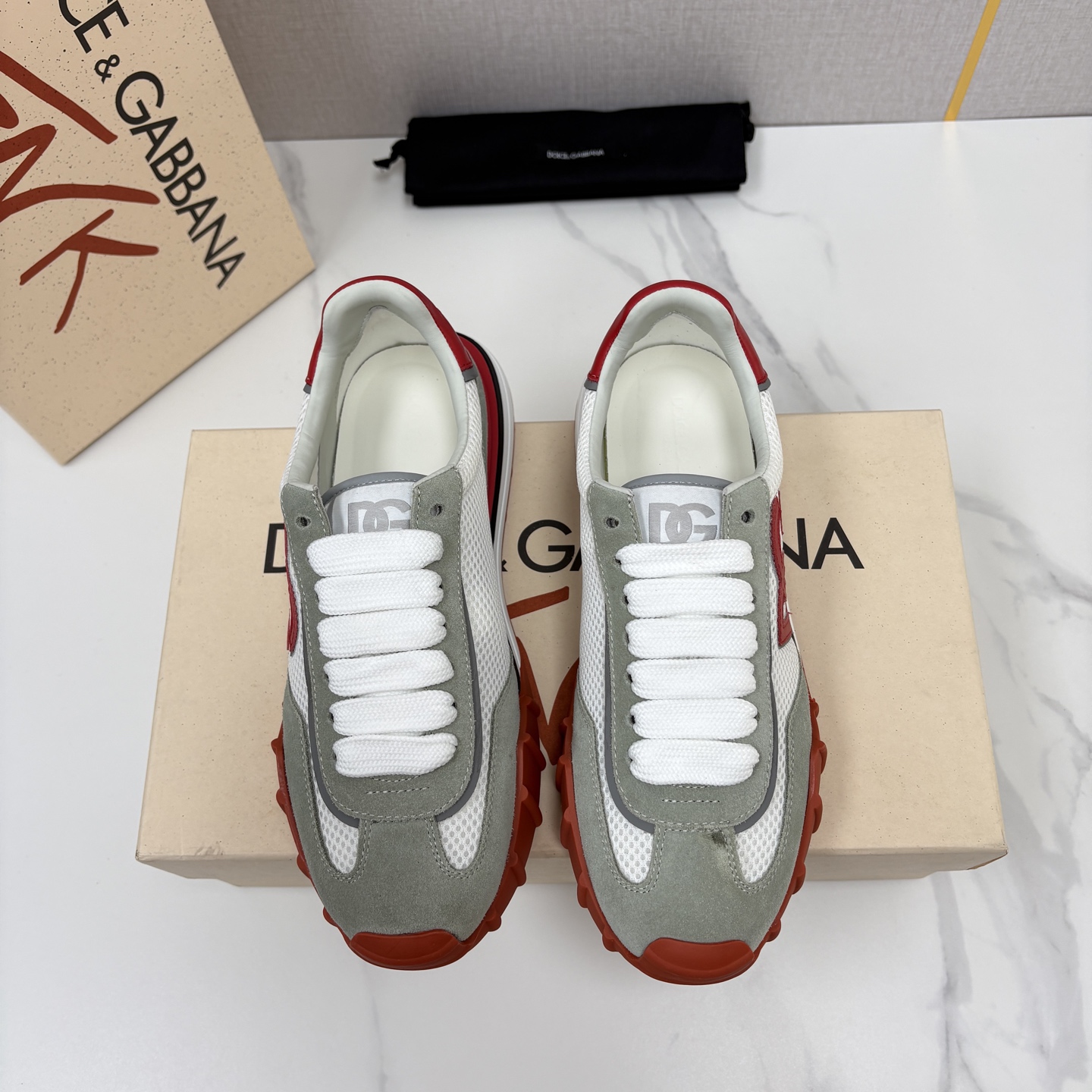 💋💍DG 家新品   Dolce &Gabban*  杜嘉～班纳  多材质拼接休闲运动阿甘鞋    运动与现代感兼具的运