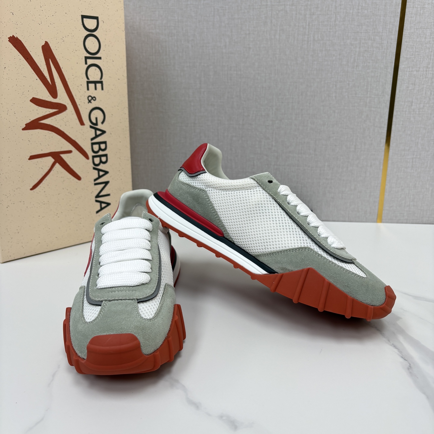 💋💍DG 家新品 Dolce &Gabban* 杜嘉~班纳 多材质拼接休闲运动阿甘鞋 运动与现代感兼具的运 💋💍DG 家新品 Dolce &Gabban* 杜嘉~班纳 多材质拼接休闲运动阿甘鞋 运动与现代感兼具的运