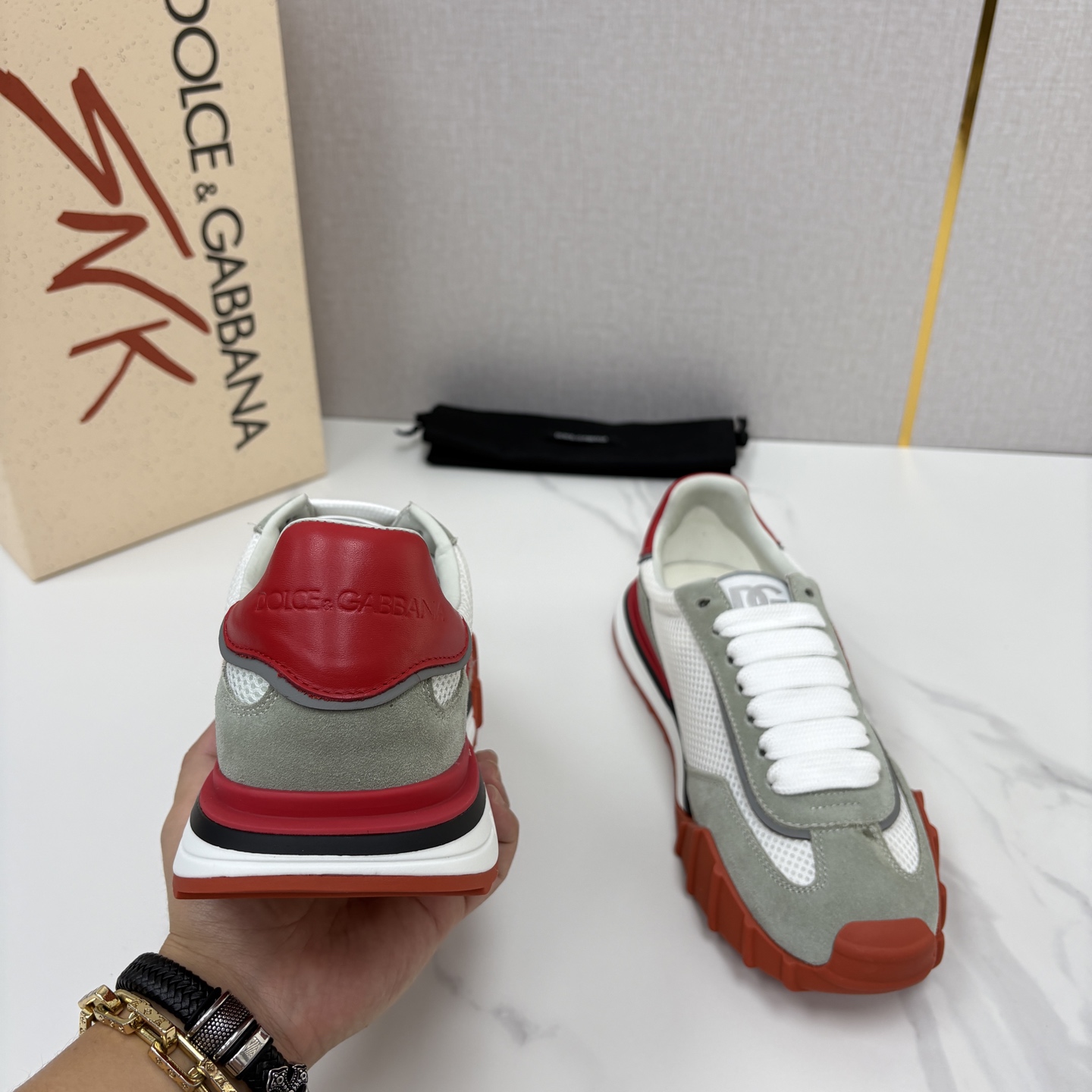 💋💍DG 家新品 Dolce &Gabban* 杜嘉~班纳 多材质拼接休闲运动阿甘鞋 运动与现代感兼具的运 💋💍DG 家新品 Dolce &Gabban* 杜嘉~班纳 多材质拼接休闲运动阿甘鞋 运动与现代感兼具的运
