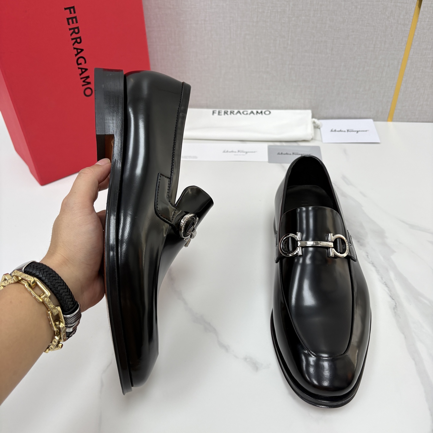 💋💍 SF 菲拉** 专柜同步新款 男士便鞋 可休闲可正装莫卡辛乐福皮鞋 经典造型体现正装时髦魅力,全新设计的比例更显 💋💍 SF 菲拉** 专柜同步新款 男士便鞋 可休闲可正装莫卡辛乐福皮鞋 经典造型体现正装时髦魅力,全新设计的比例更显