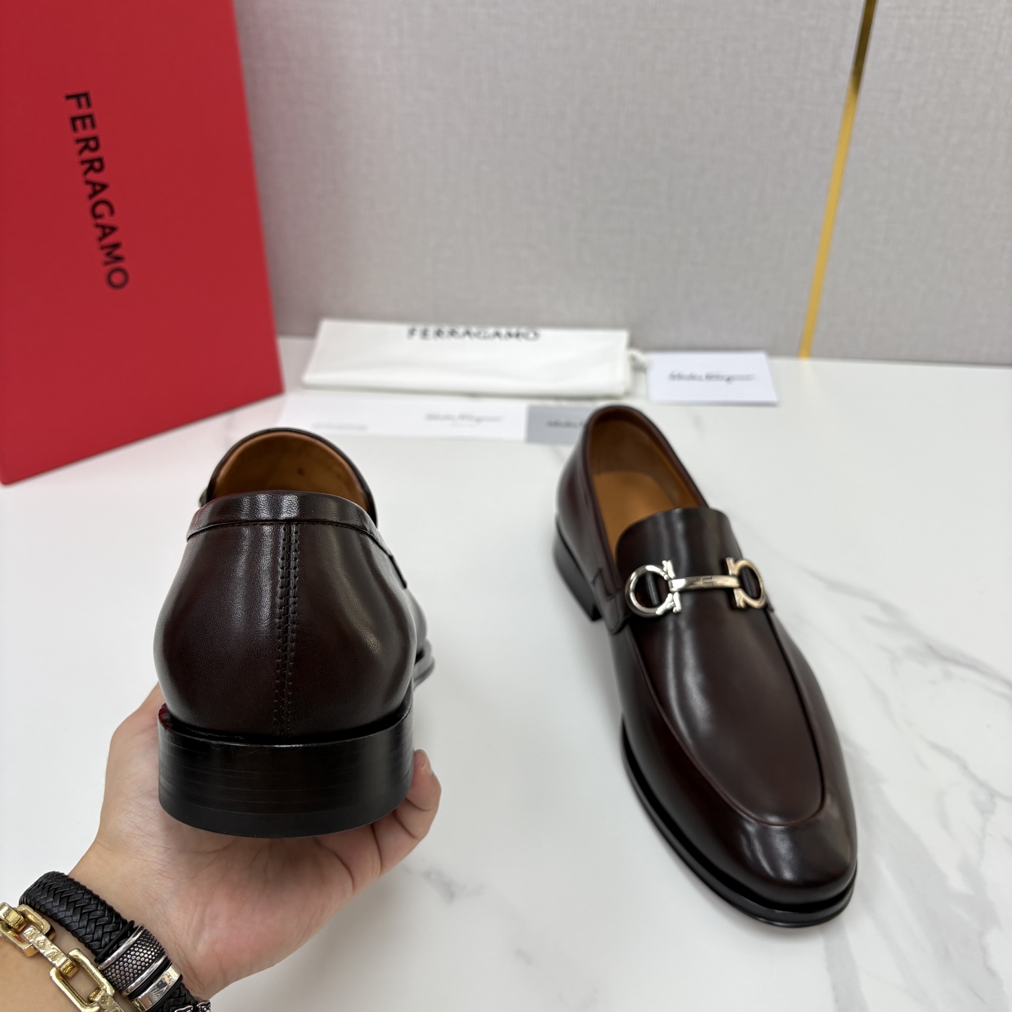 💋💍 SF 菲拉** 专柜同步新款 男士便鞋 可休闲可正装莫卡辛乐福皮鞋 经典造型体现正装时髦魅力,全新设计的比例更显 💋💍 SF 菲拉** 专柜同步新款 男士便鞋 可休闲可正装莫卡辛乐福皮鞋 经典造型体现正装时髦魅力,全新设计的比例更显