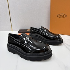 💋💍 TOD*S 托德-斯 新品皮革厚底乐福鞋 官方 6.300 本款乐福鞋以雅致的开边珠亮皮革/进口Nap 💋💍 TOD*S 托德-斯 新品皮革厚底乐福鞋 官方 6.300 本款乐福鞋以雅致的开边珠亮皮革/进口Nap