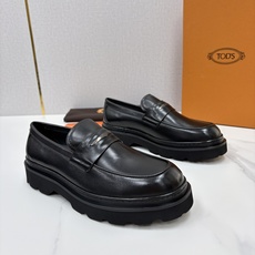 💋💍 TOD*S 托德-斯 新品皮革厚底乐福鞋 官方 6.300 本款乐福鞋以雅致的开边珠亮皮革/进口Nap 💋💍 TOD*S 托德-斯 新品皮革厚底乐福鞋 官方 6.300 本款乐福鞋以雅致的开边珠亮皮革/进口Nap