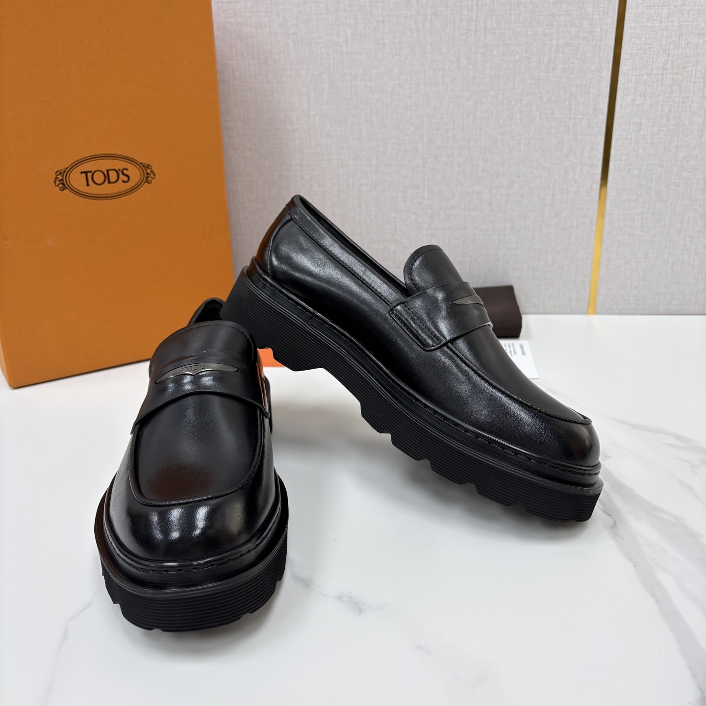 💋💍 TOD*S 托德-斯 新品皮革厚底乐福鞋 官方 6.300 本款乐福鞋以雅致的开边珠亮皮革/进口Nap 💋💍 TOD*S 托德-斯 新品皮革厚底乐福鞋 官方 6.300 本款乐福鞋以雅致的开边珠亮皮革/进口Nap