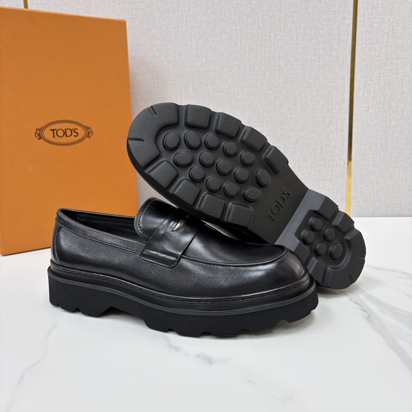 💋💍 TOD*S 托德-斯 新品皮革厚底乐福鞋 官方 6.300 本款乐福鞋以雅致的开边珠亮皮革/进口Nap 💋💍 TOD*S 托德-斯 新品皮革厚底乐福鞋 官方 6.300 本款乐福鞋以雅致的开边珠亮皮革/进口Nap