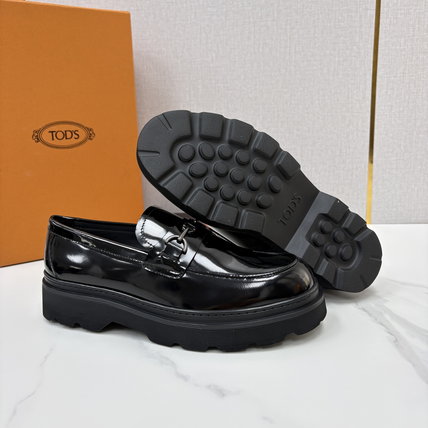 💋💍 TOD*S 托德-斯 新品皮革厚底乐福鞋 官方 6.300 本款乐福鞋以雅致的开边珠亮皮革/进口Nap 💋💍 TOD*S 托德-斯 新品皮革厚底乐福鞋 官方 6.300 本款乐福鞋以雅致的开边珠亮皮革/进口Nap