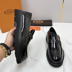 💋💍 TOD*S 托德-斯 新品皮革厚底乐福鞋 官方 6.300 本款乐福鞋以雅致的开边珠亮皮革/进口Nap 💋💍 TOD*S 托德-斯 新品皮革厚底乐福鞋 官方 6.300 本款乐福鞋以雅致的开边珠亮皮革/进口Nap