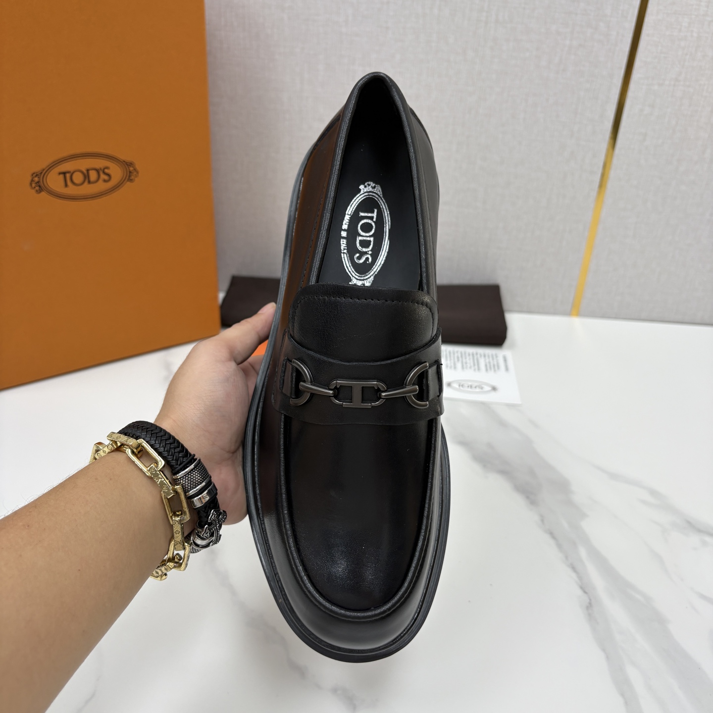 💋💍 TOD*S  托德-斯  新品皮革厚底乐福鞋  官方   6.300  本款乐福鞋以雅致的开边珠亮皮革/进口Nap