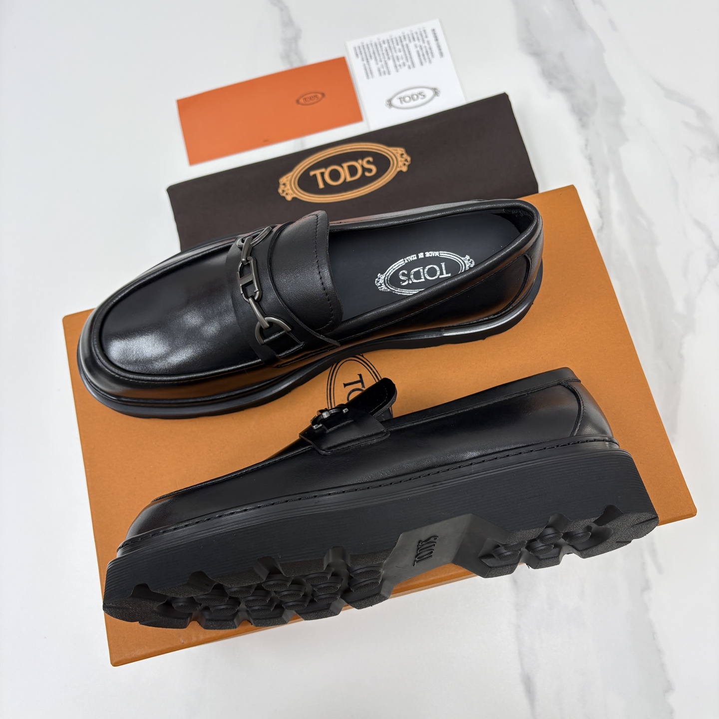 💋💍 TOD*S  托德-斯  新品皮革厚底乐福鞋  官方   6.300  本款乐福鞋以雅致的开边珠亮皮革/进口Nap