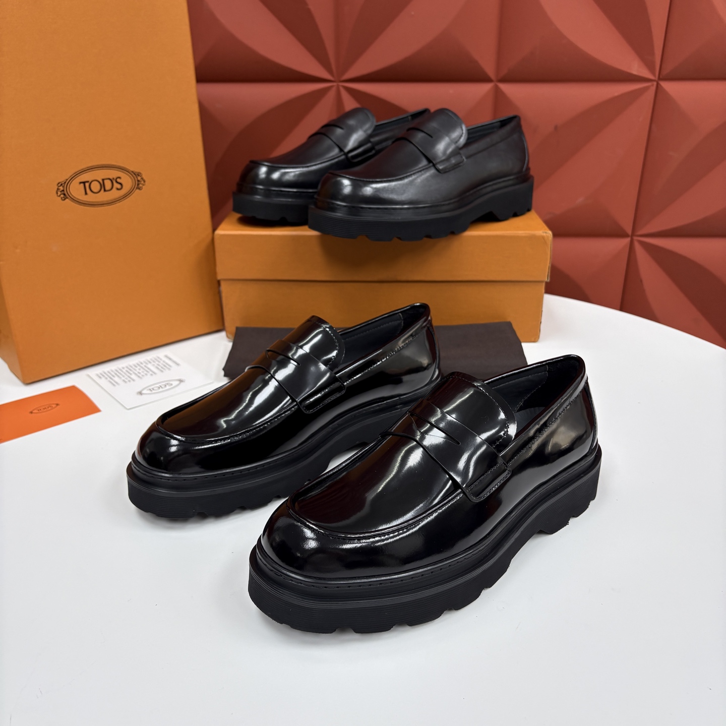 💋💍 TOD*S 托德-斯 新品皮革厚底乐福鞋 官方 6.300 本款乐福鞋以雅致的开边珠亮皮革/进口Nap 💋💍 TOD*S 托德-斯 新品皮革厚底乐福鞋 官方 6.300 本款乐福鞋以雅致的开边珠亮皮革/进口Nap