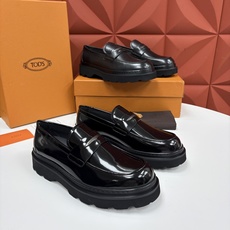 💋💍 TOD*S 托德-斯 新品皮革厚底乐福鞋 官方 6.300 本款乐福鞋以雅致的开边珠亮皮革/进口Nap 💋💍 TOD*S 托德-斯 新品皮革厚底乐福鞋 官方 6.300 本款乐福鞋以雅致的开边珠亮皮革/进口Nap