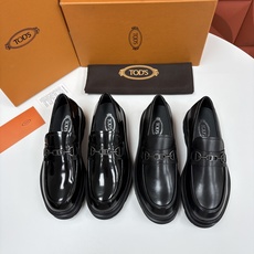💋💍 TOD*S 托德-斯 新品皮革厚底乐福鞋 官方 6.300 本款乐福鞋以雅致的开边珠亮皮革/进口Nap 💋💍 TOD*S 托德-斯 新品皮革厚底乐福鞋 官方 6.300 本款乐福鞋以雅致的开边珠亮皮革/进口Nap