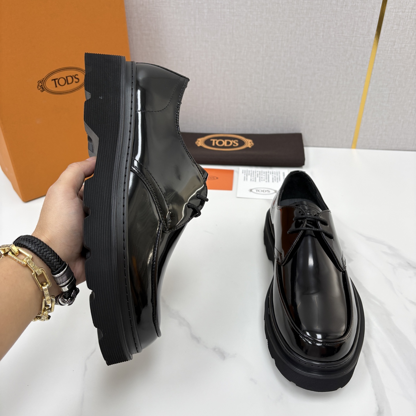 💋💍 TOD*S  托德-斯  新品皮革厚底僧侣德比鞋  官方   6.300  本款乐福鞋以雅致的开边珠亮皮革/进口N