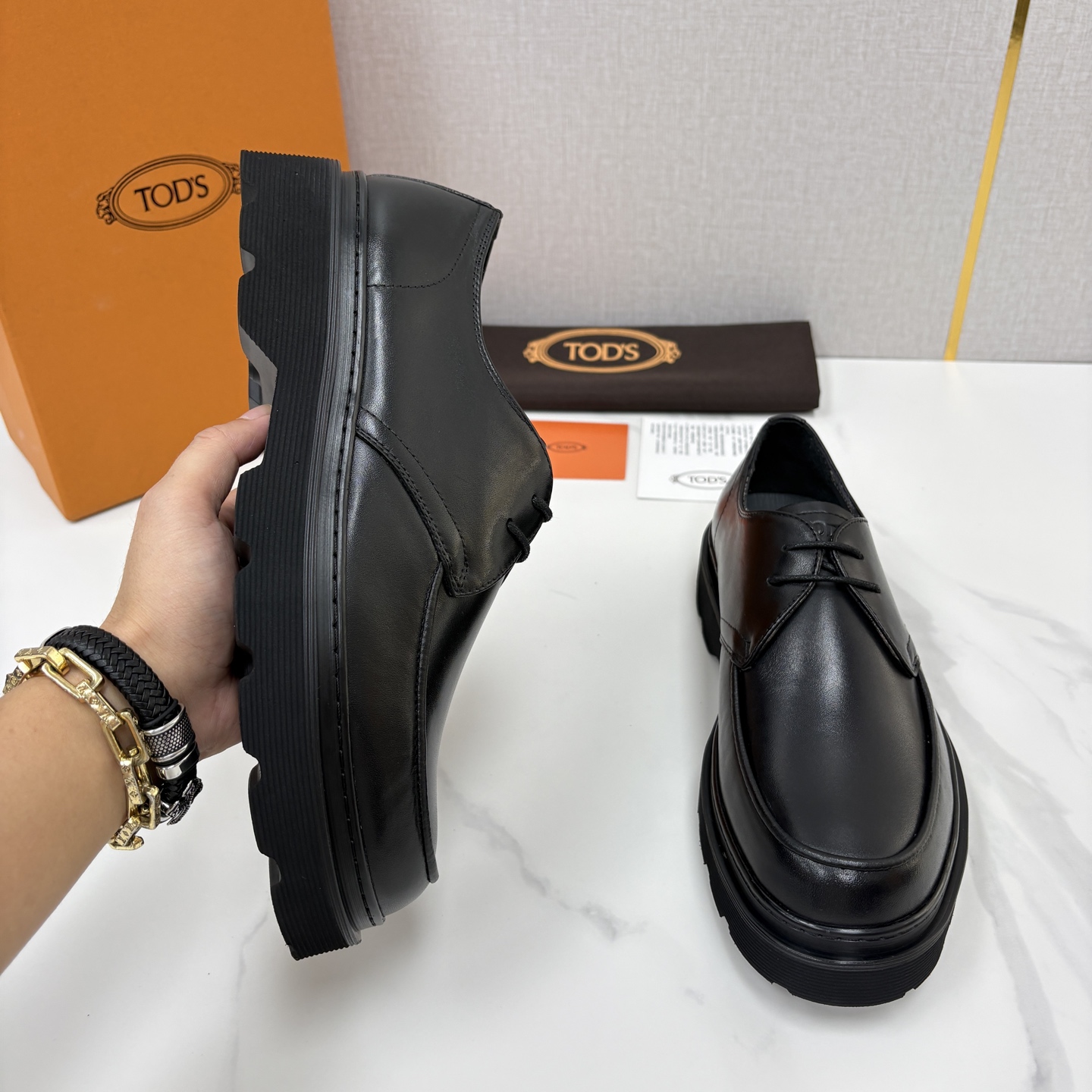 💋💍 TOD*S  托德-斯  新品皮革厚底僧侣德比鞋  官方   6.300  本款乐福鞋以雅致的开边珠亮皮革/进口N