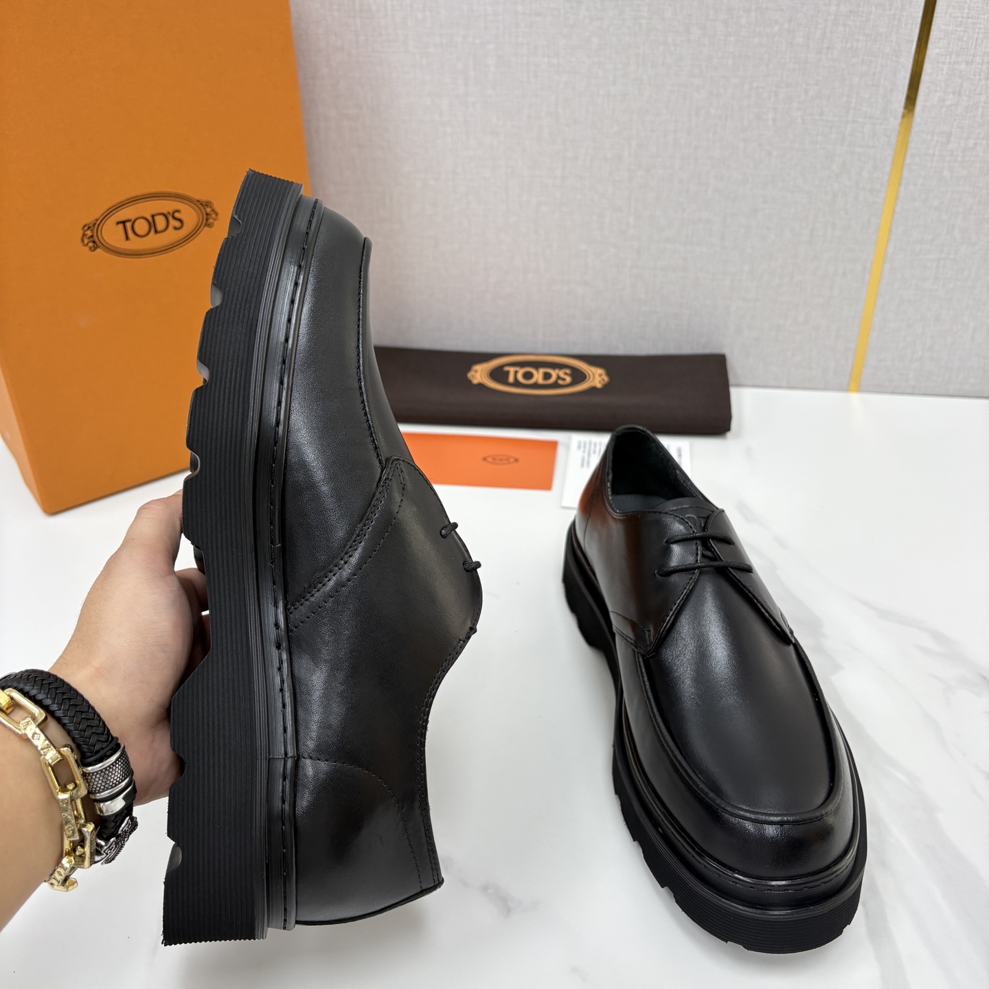 💋💍 TOD*S  托德-斯  新品皮革厚底僧侣德比鞋  官方   6.300  本款乐福鞋以雅致的开边珠亮皮革/进口N
