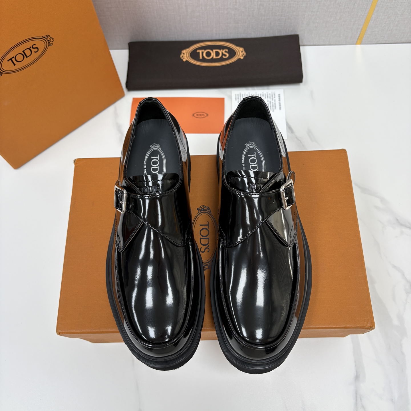 💋💍 TOD*S  托德-斯  新品皮革厚底僧侣德比鞋  官方   6.300  本款乐福鞋以雅致的开边珠亮皮革/进口N
