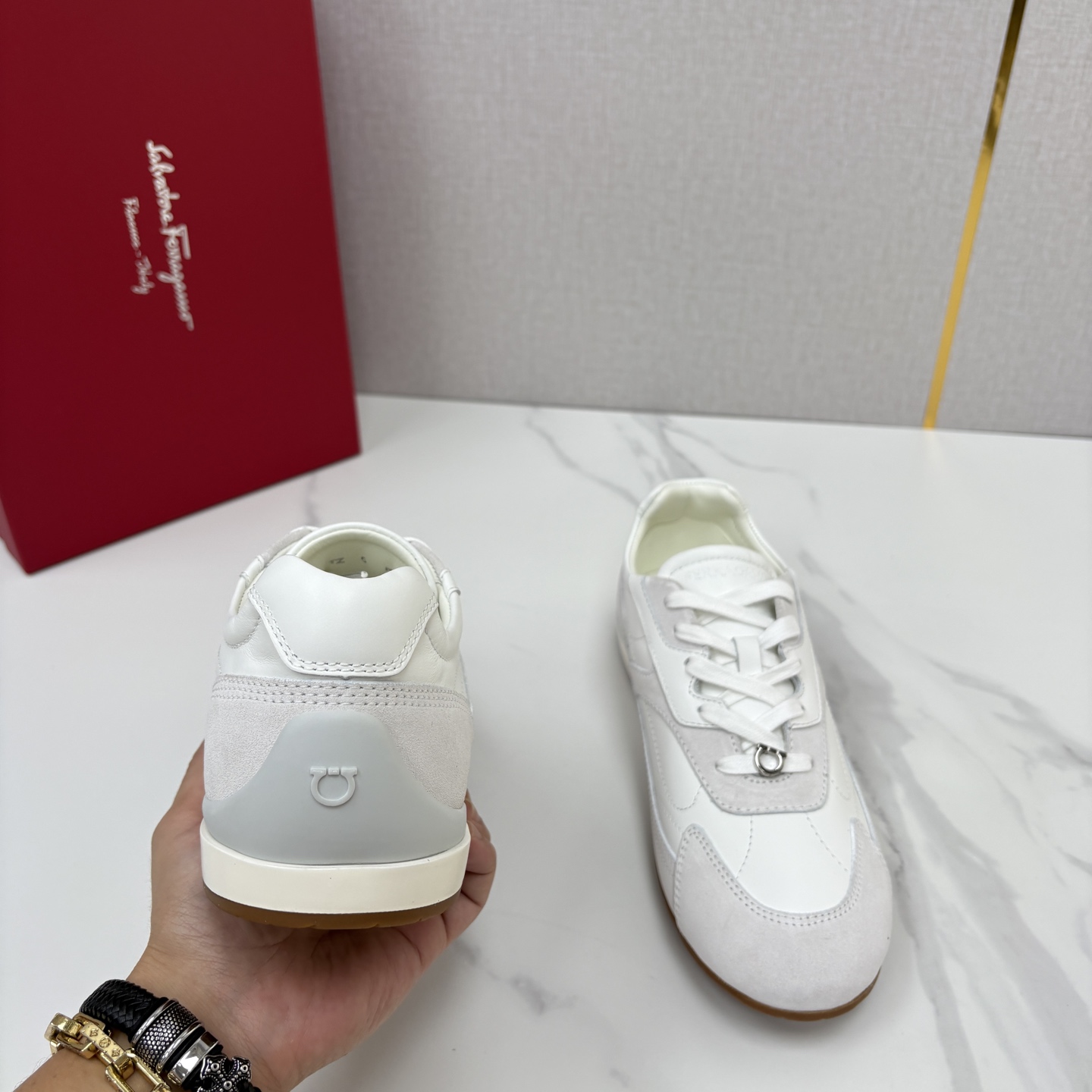 💋💍SF家新品 Ferragam* 菲拉~ 新款休闲运动鞋 官方 7,800 采用意大利进口光面牛皮+翻毛牛皮 💋💍SF家新品 Ferragam* 菲拉~ 新款休闲运动鞋 官方 7,800 采用意大利进口光面牛皮+翻毛牛皮