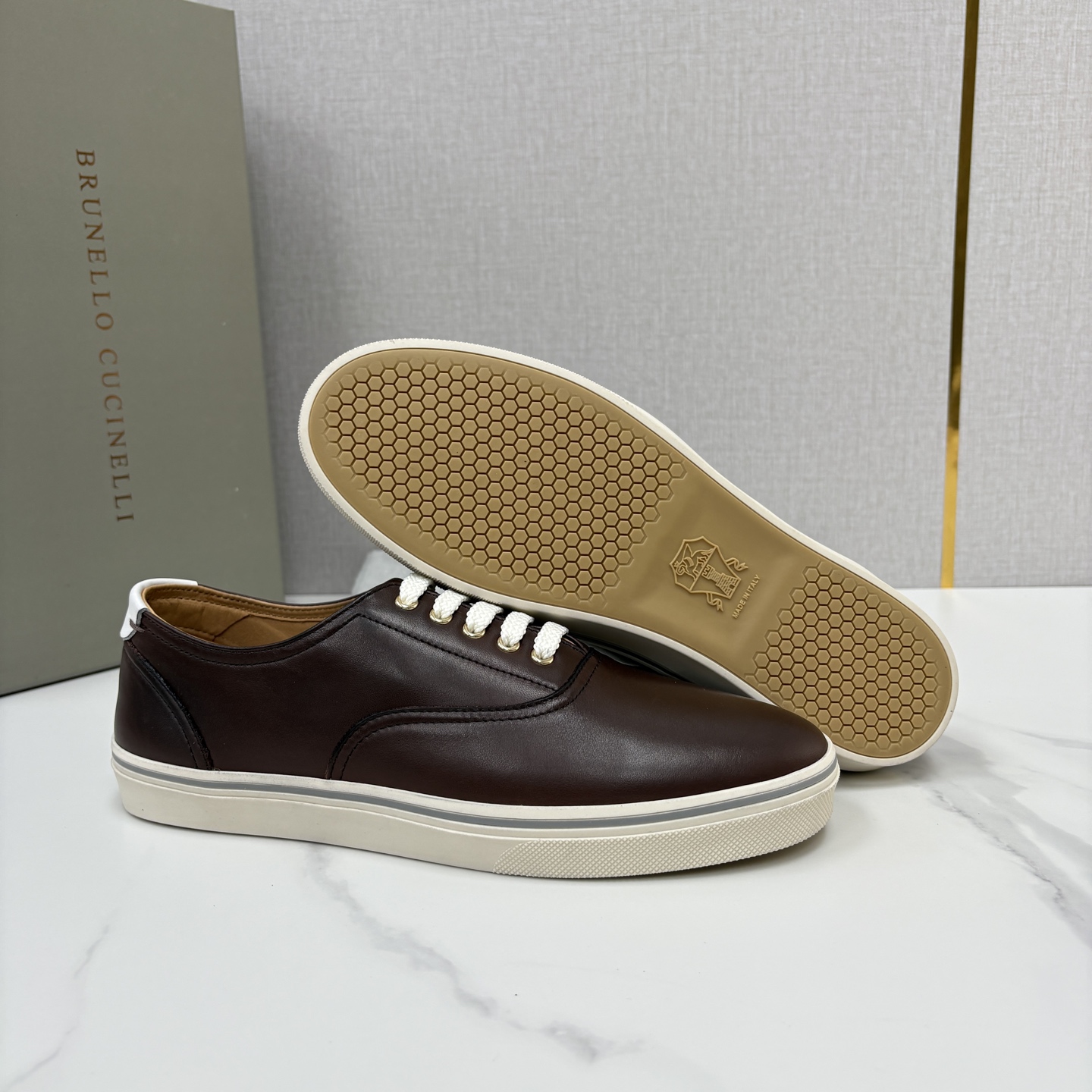 💋💍BC 家新品      Brunello Cucinell*  板鞋系列的标志胶底鞋款，休闲运动板鞋 这款本季精美色