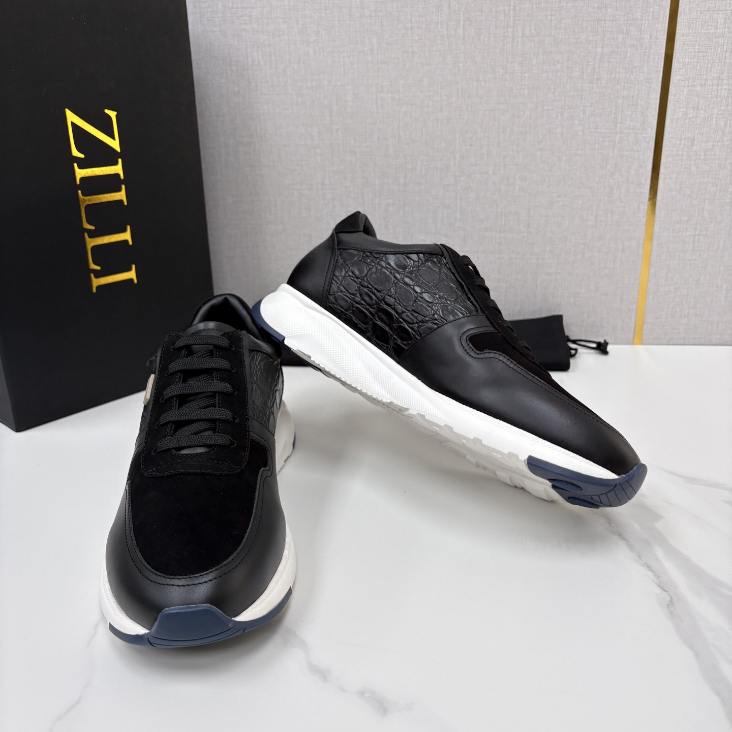 💋💍ZL家新品 Zill* 兹-利 是1970创立的法国奢侈男装品牌 缝线装饰男士休闲运动鞋 当法式奢华邂逅意式 💋💍ZL家新品 Zill* 兹-利 是1970创立的法国奢侈男装品牌 缝线装饰男士休闲运动鞋 当法式奢华邂逅意式