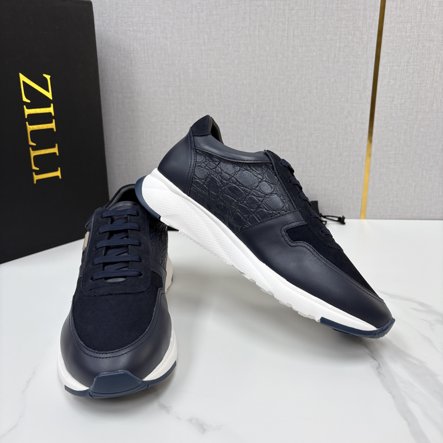 💋💍ZL家新品 Zill* 兹-利 是1970创立的法国奢侈男装品牌 缝线装饰男士休闲运动鞋 当法式奢华邂逅意式 💋💍ZL家新品 Zill* 兹-利 是1970创立的法国奢侈男装品牌 缝线装饰男士休闲运动鞋 当法式奢华邂逅意式