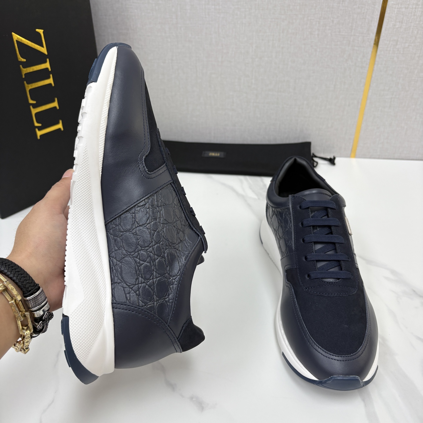 💋💍ZL家新品 Zill* 兹-利 是1970创立的法国奢侈男装品牌 缝线装饰男士休闲运动鞋 当法式奢华邂逅意式 💋💍ZL家新品 Zill* 兹-利 是1970创立的法国奢侈男装品牌 缝线装饰男士休闲运动鞋 当法式奢华邂逅意式