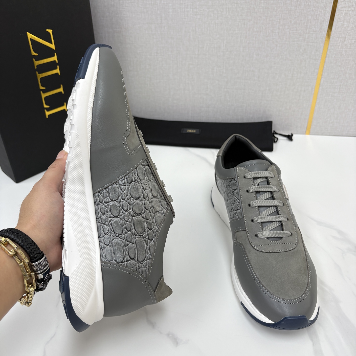 💋💍ZL家新品 Zill* 兹-利 是1970创立的法国奢侈男装品牌 缝线装饰男士休闲运动鞋 当法式奢华邂逅意式 💋💍ZL家新品 Zill* 兹-利 是1970创立的法国奢侈男装品牌 缝线装饰男士休闲运动鞋 当法式奢华邂逅意式