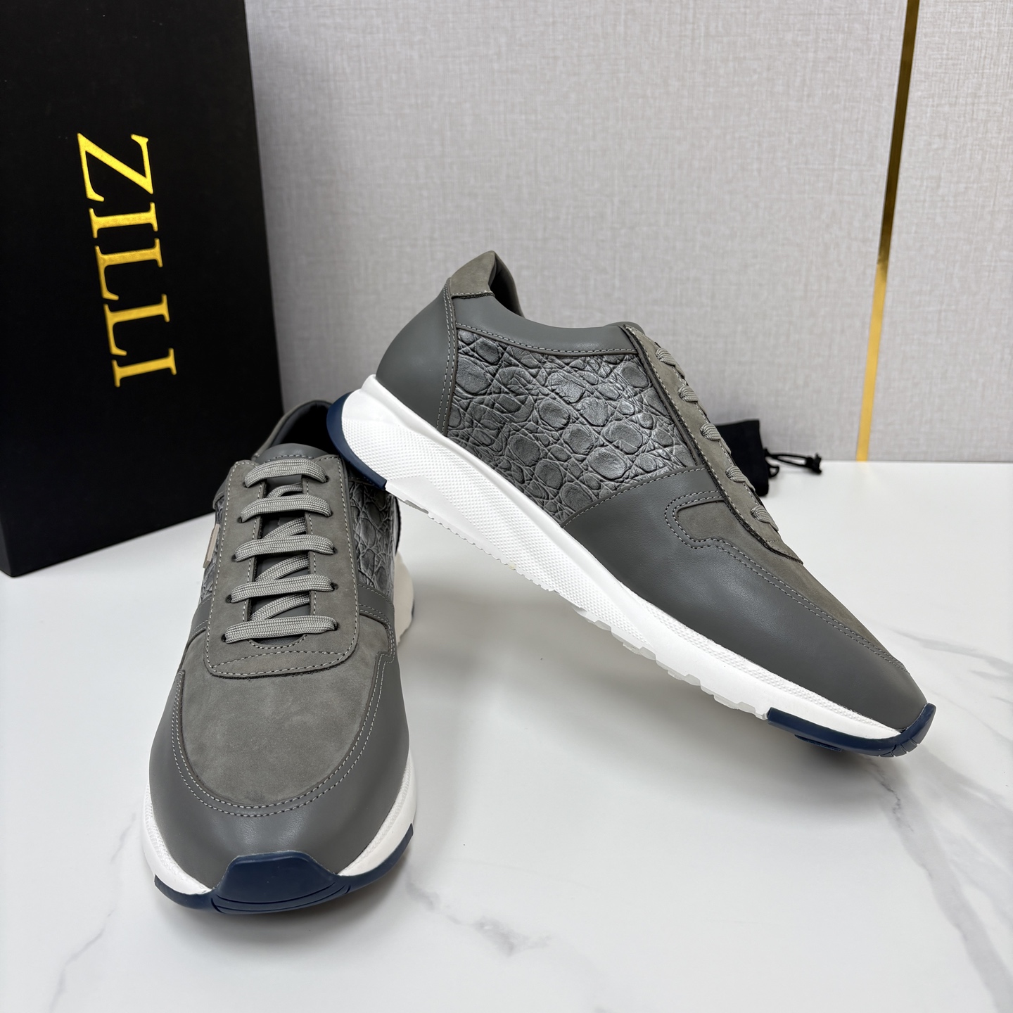 💋💍ZL家新品 Zill* 兹-利 是1970创立的法国奢侈男装品牌 缝线装饰男士休闲运动鞋 当法式奢华邂逅意式 💋💍ZL家新品 Zill* 兹-利 是1970创立的法国奢侈男装品牌 缝线装饰男士休闲运动鞋 当法式奢华邂逅意式