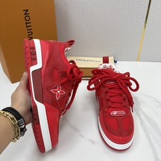 💋💍L家新品 SKATE 复古情侣款运动鞋面包鞋 官方 11,100 本款 L*V Skate 运动鞋以缤纷细节 💋💍L家新品 SKATE 复古情侣款运动鞋面包鞋 官方 11,100 本款 L*V Skate 运动鞋以缤纷细节