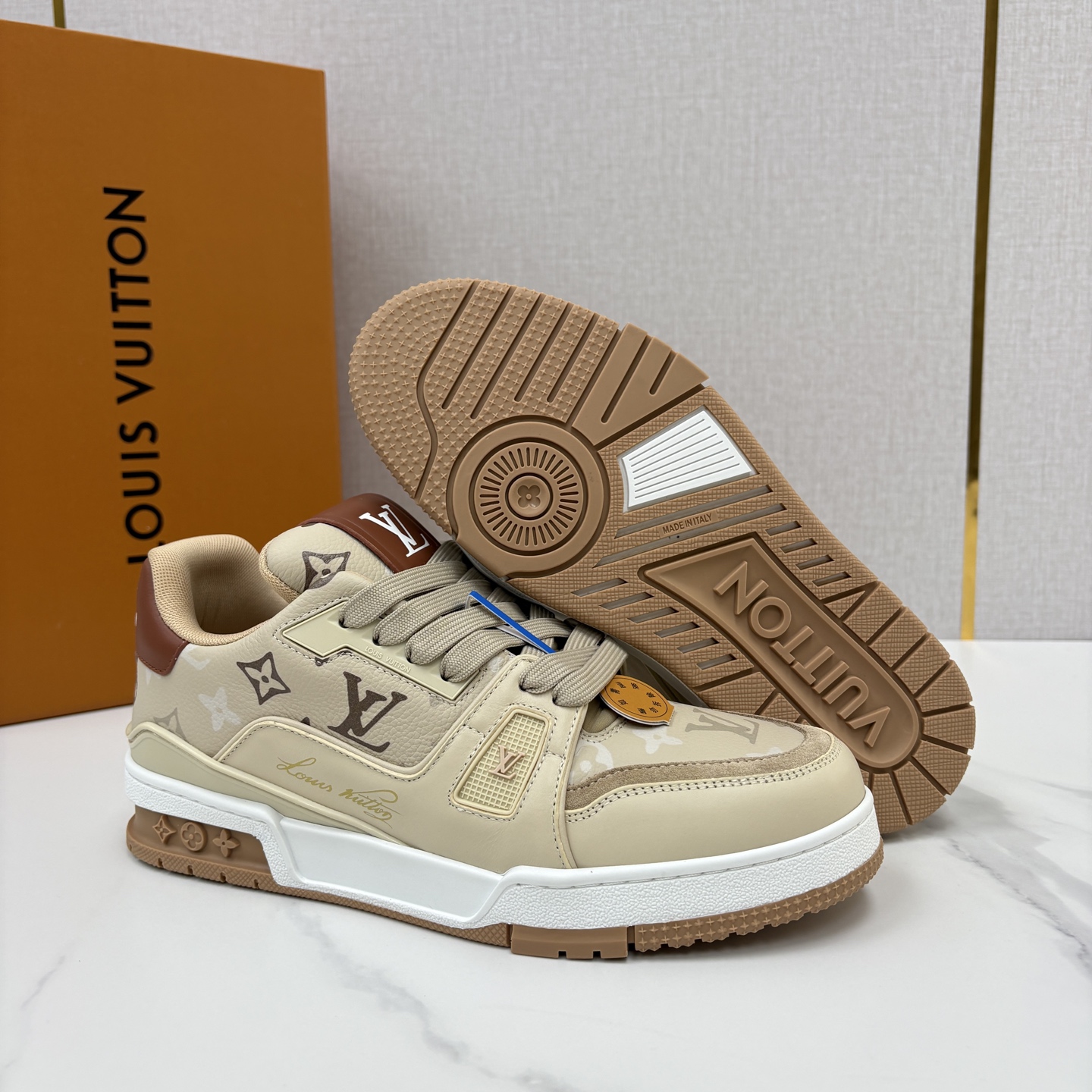 💋💍L家新品 TRAINER 情侣运动鞋系列 官方 9500 本款L*V Trainer 运动鞋选 💋💍L家新品 TRAINER 情侣运动鞋系列 官方 9500 本款L*V Trainer 运动鞋选