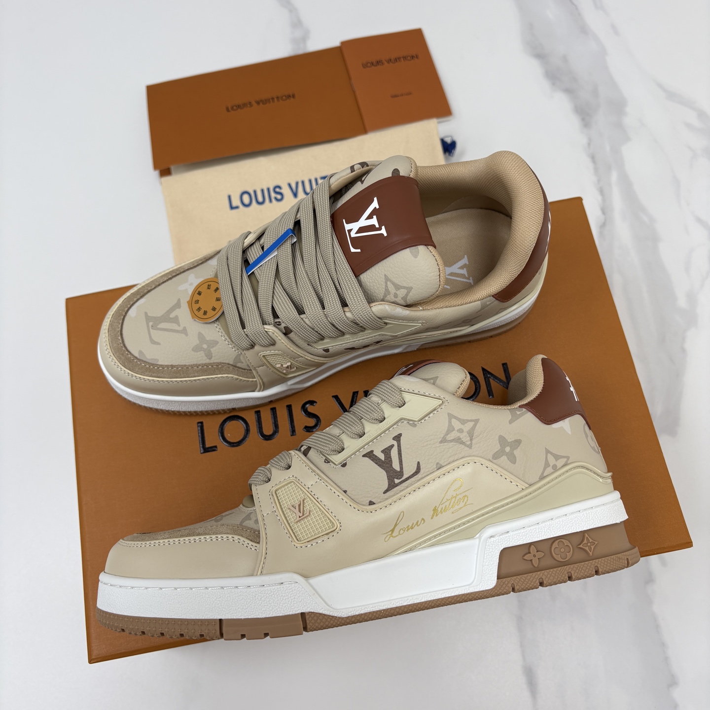 💋💍L家新品 TRAINER 情侣运动鞋系列 官方 9500 本款L*V Trainer 运动鞋选 💋💍L家新品 TRAINER 情侣运动鞋系列 官方 9500 本款L*V Trainer 运动鞋选