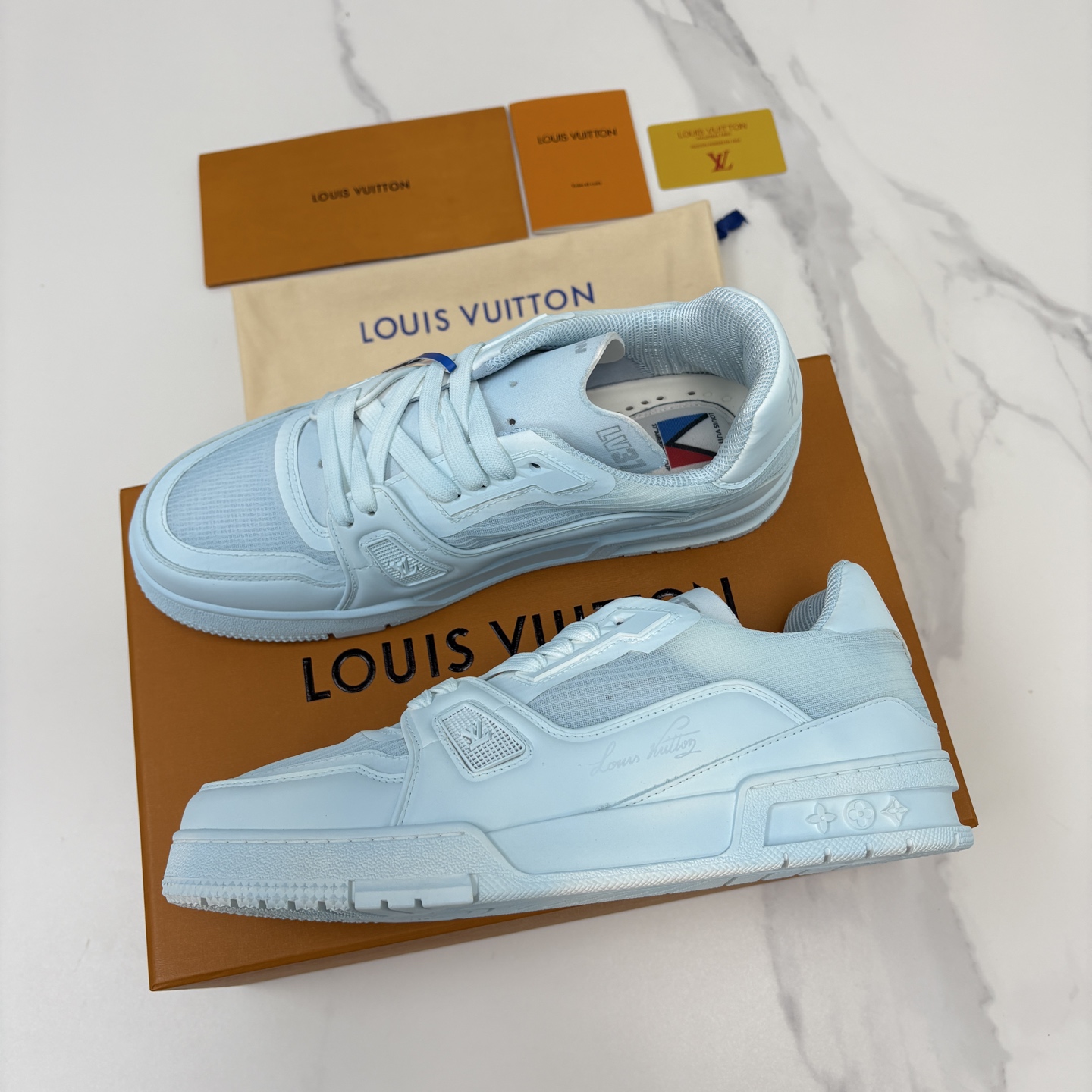 💋💍L家 L~V Trainer 新37 情侣运动鞋 官方 1W+ 尼龙网面水洗变色皮打造 以瞩目色块展现复古篮球鞋的 💋💍L家 L~V Trainer 新37 情侣运动鞋 官方 1W+ 尼龙网面水洗变色皮打造 以瞩目色块展现复古篮球鞋的