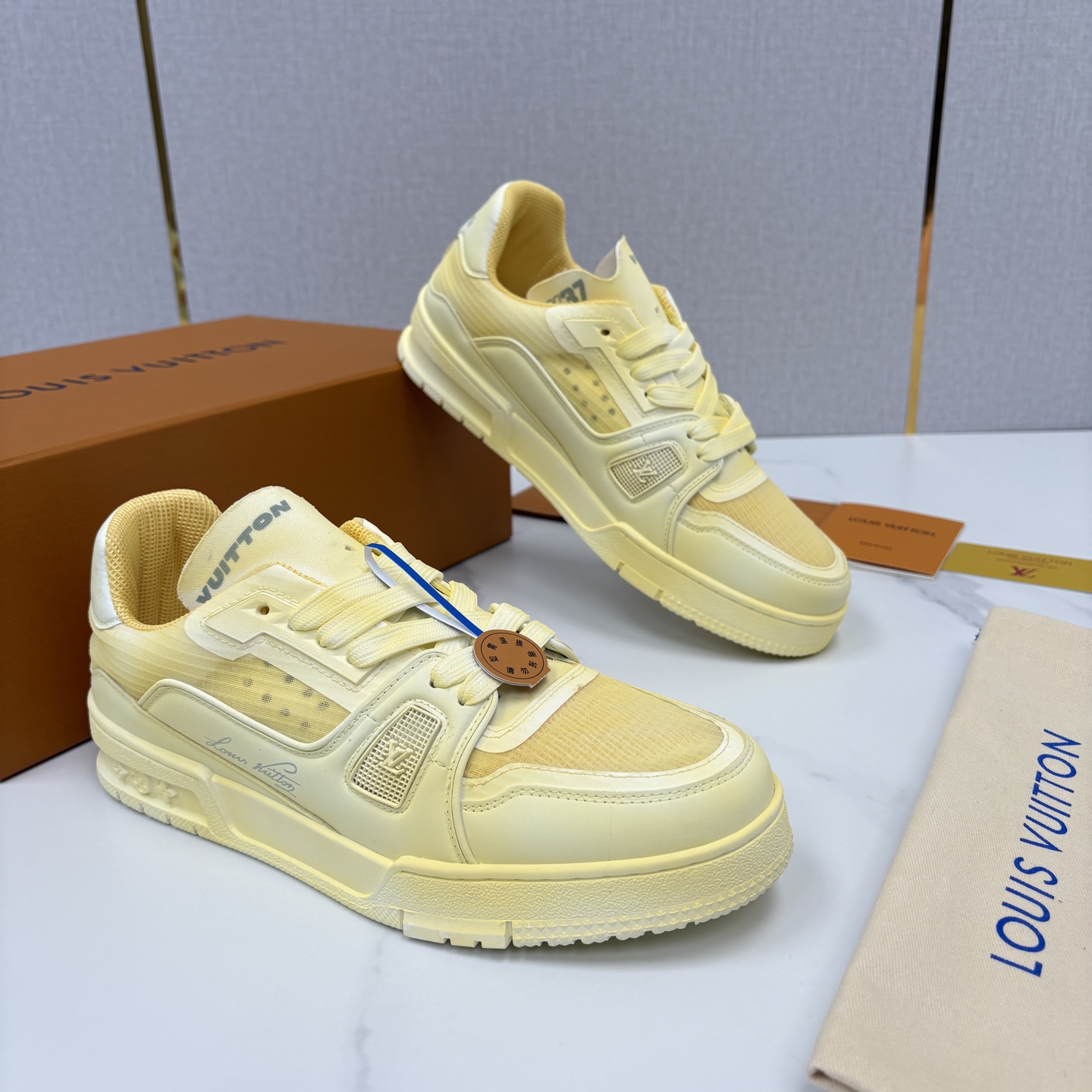 💋💍L家 L~V Trainer 新37 情侣运动鞋 官方 1W+ 尼龙网面水洗变色皮打造 以瞩目色块展现复古篮球鞋的 💋💍L家 L~V Trainer 新37 情侣运动鞋 官方 1W+ 尼龙网面水洗变色皮打造 以瞩目色块展现复古篮球鞋的